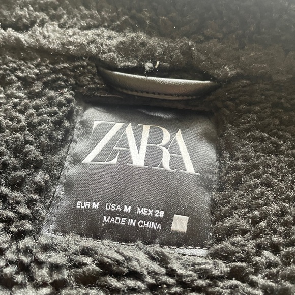 Zara sherpa jacket, black, size M - Picture 2 of 4